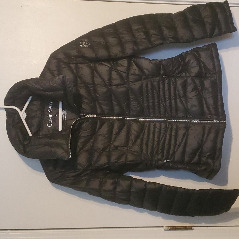 Calvin Klein women's XS black packable lightweight premium down puffer j…